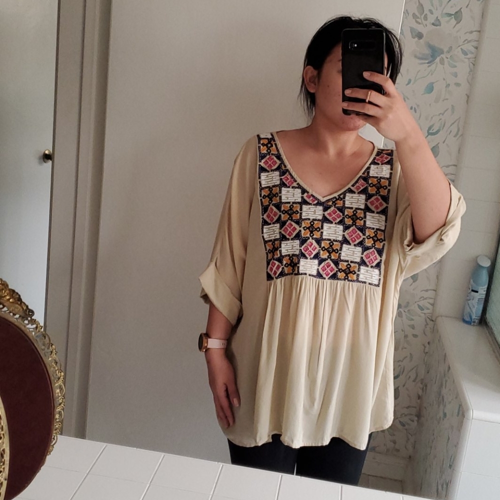 Loose Laid Back Cool Embroidery Blouse